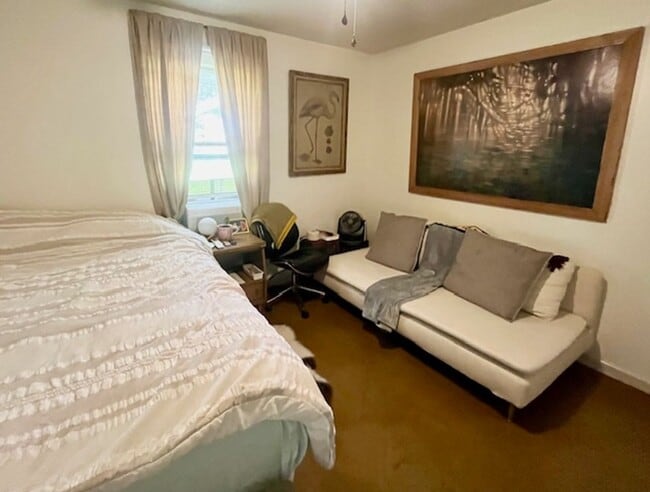 Photo - One Bedroom Studio Utilities included