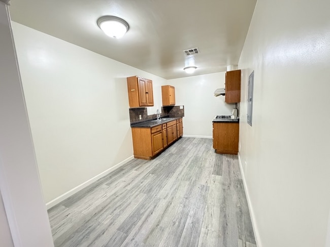 Photo - 1 La Presa Ave