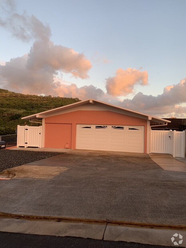 Building Photo - 3565 Ala Hapuu Pl Rental