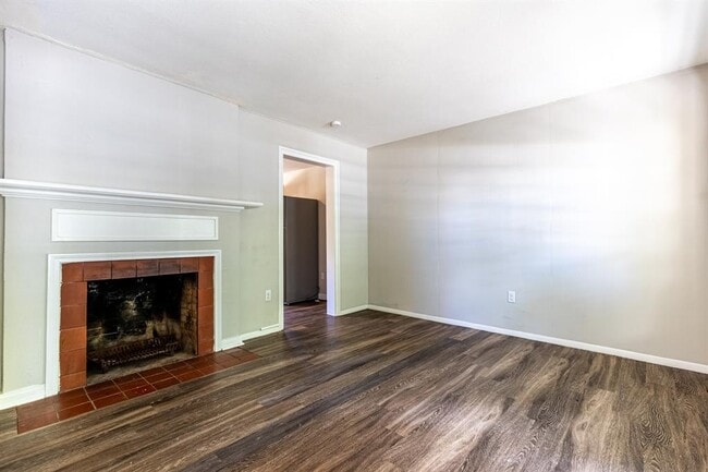 Photo - 939 Field St