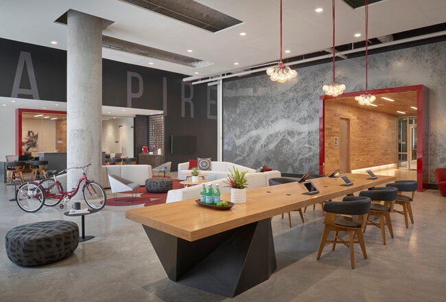 Photo - Ion College Station Apartamentos