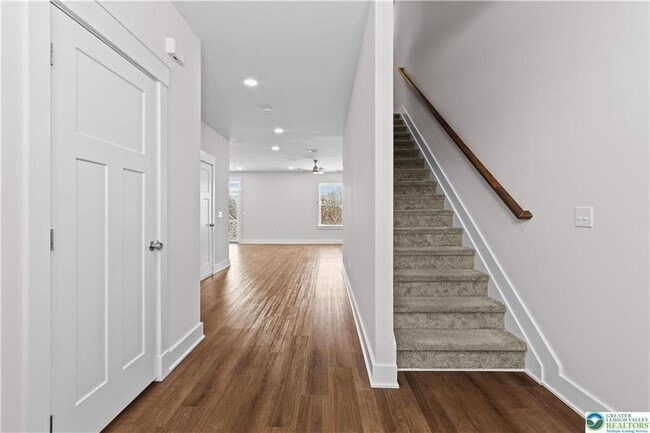 Photo - 1674 Best Pl