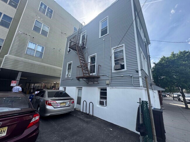Photo - 411 51st St Unit 3