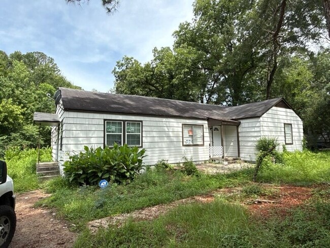 Building Photo - 2317 Belvedere Dr Rental