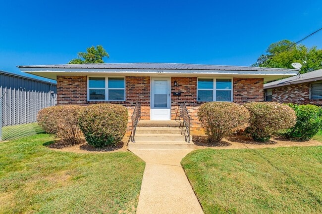 Building Photo - 1605 Foust St Rental