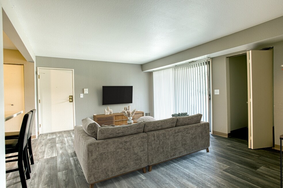 Western Pines Apartments