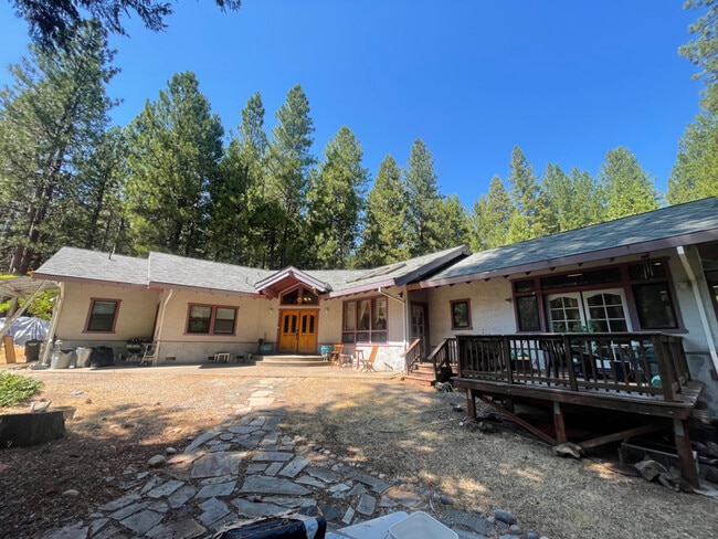 Building Photo - 19850 Ponderosa Dr Rental