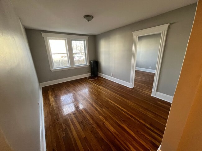 Building Photo - 119 Lewis St Unit 11