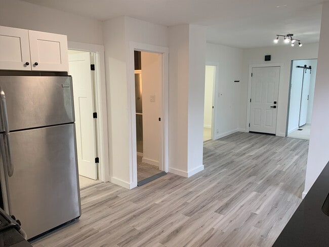 Building Photo - 1829 W Ellen St Unit 1 Rental
