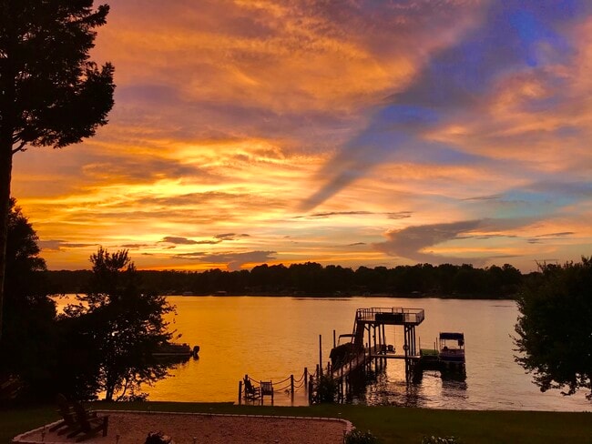 Photo - 8531 Pine Lake Rd