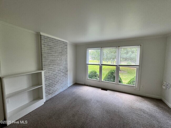 Photo - 218 Edgewood Dr House