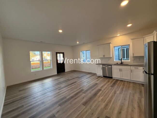 Building Photo - 3710-3712 E Liberty Ave Unit 3710