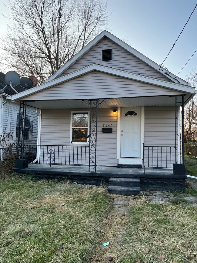 Photo - 2347 Rosedale Ave