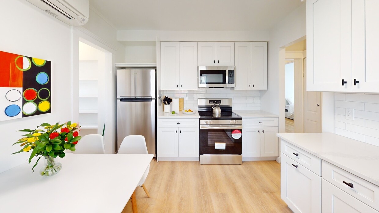 Photo - New RoostUp Furnished Private Bedroom with... Apartment