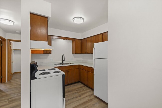 6210 Mineral Point Rd, Madison, WI 53705