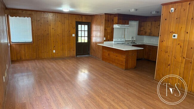 Photo - 416 Pinehurst Pl