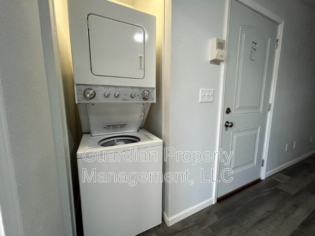 Photo - 307 N Market St