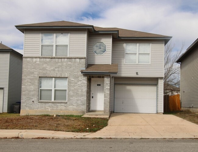 Building Photo - 9 Great Hills Dr