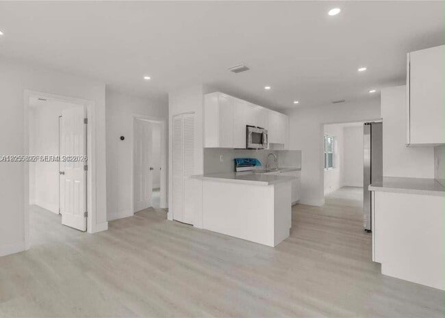 Photo - 1380 SW 8th St