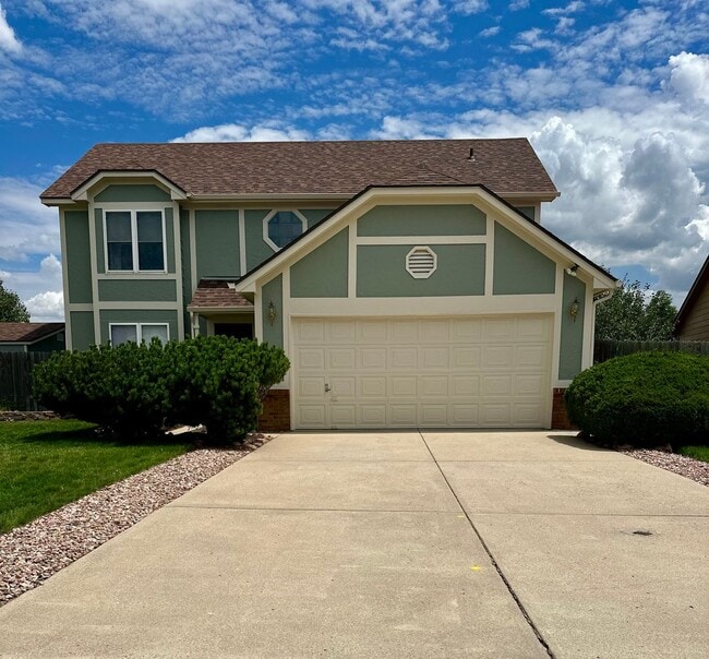 Building Photo - Spacious 4BD w/ A/C in Desirable Briargate... Rental