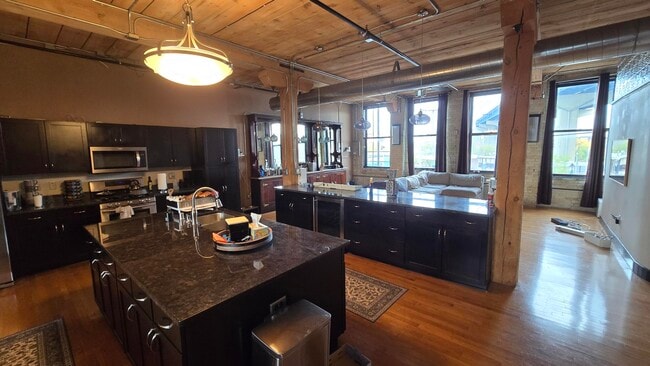 Photo - 602 S 9th St