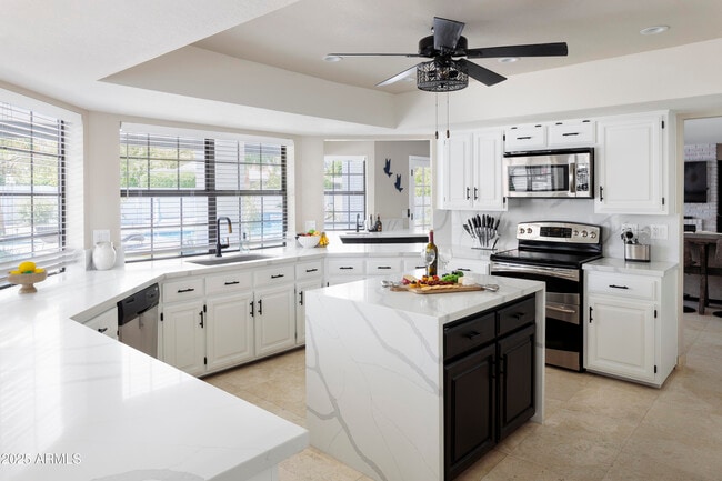 Photo - 11002 N 52nd St