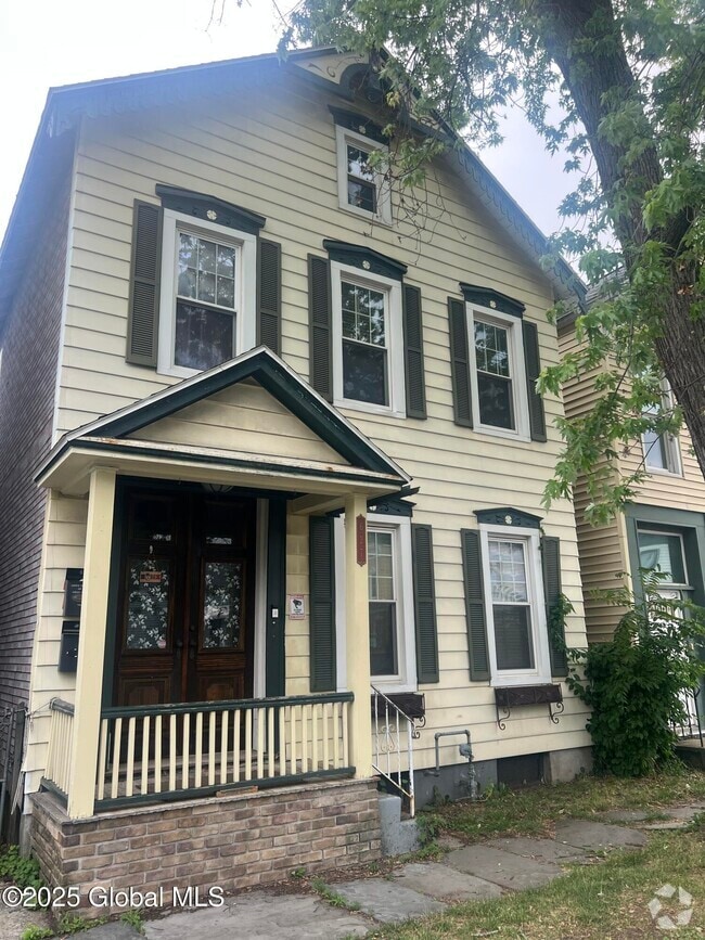 Building Photo - 627 4th Ave Unit 2 Rental