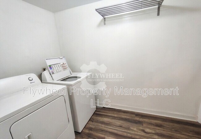 Photo - 910 S Crest Rd