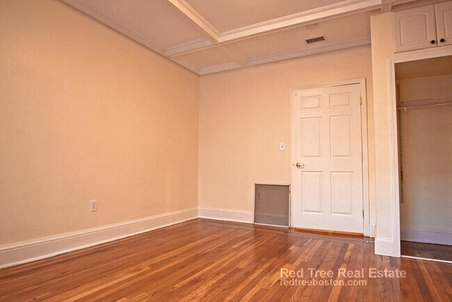 Photo - 79 Thatcher St