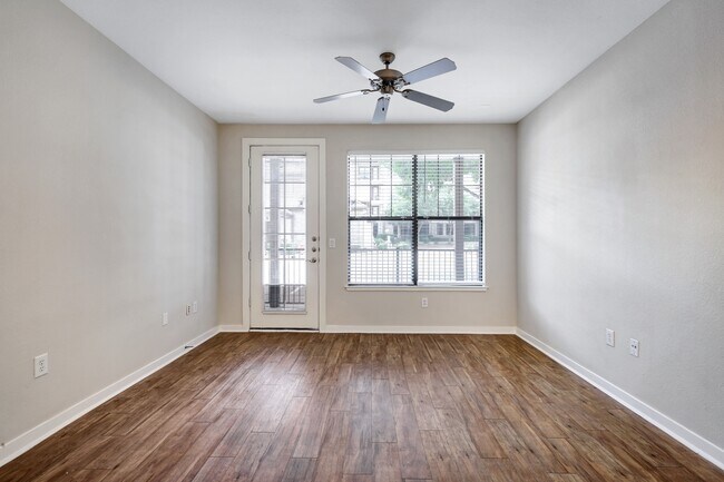 Photo - 7342 Oak Manor Dr