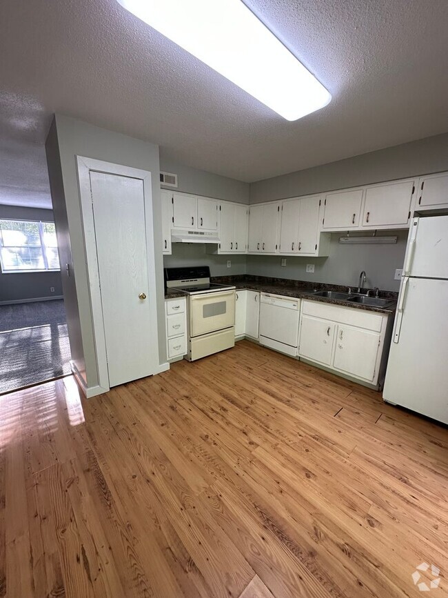 Building Photo - 2263 U.S. 52 (W Unit 2263 US 52 W Apt B