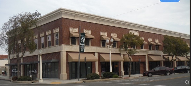 Building Photo - 223 N Irwin St Rental