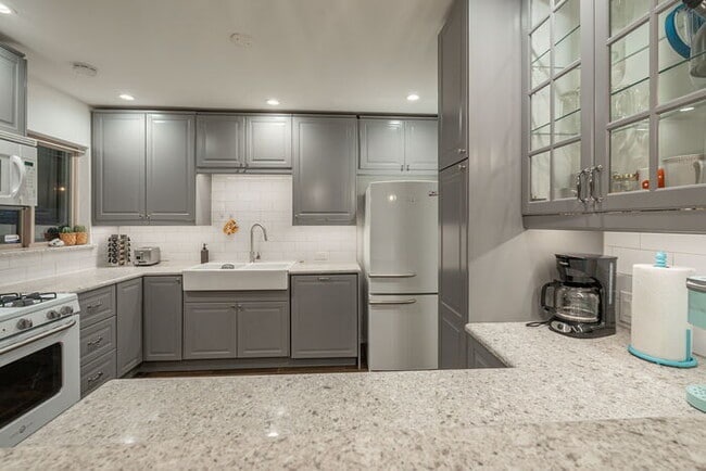 Photo - 1540 W Berridge Ln