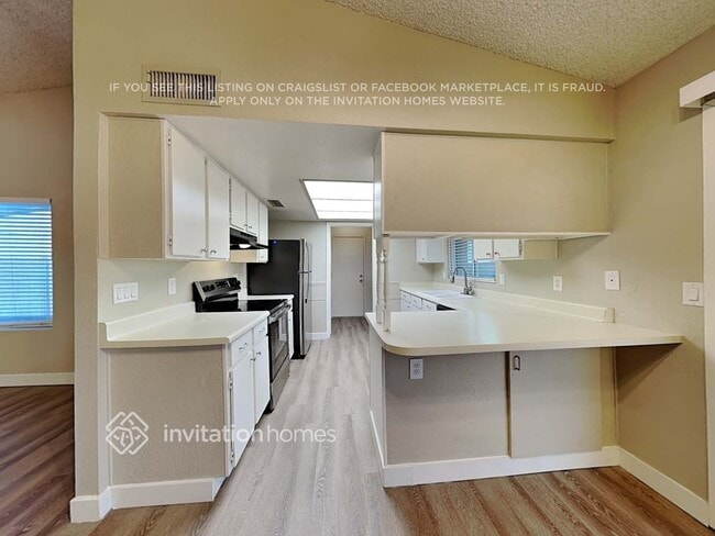 Photo - 1920 N Illinois St