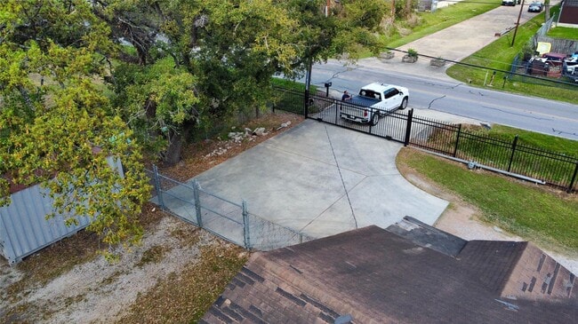 Photo - 6951 Windfern Rd