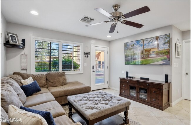 Photo - 1850 E Maryland Ave