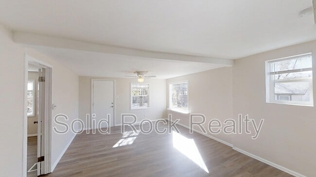 Photo - 2419 E Monument St