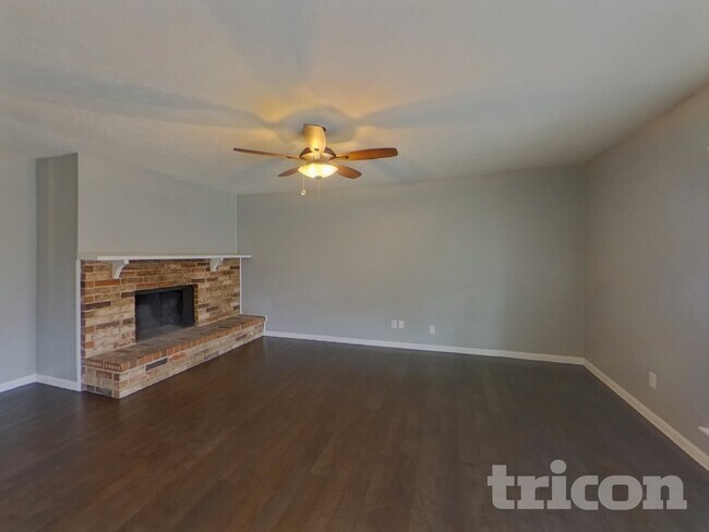 Photo - 6026 Lakecrest Dr