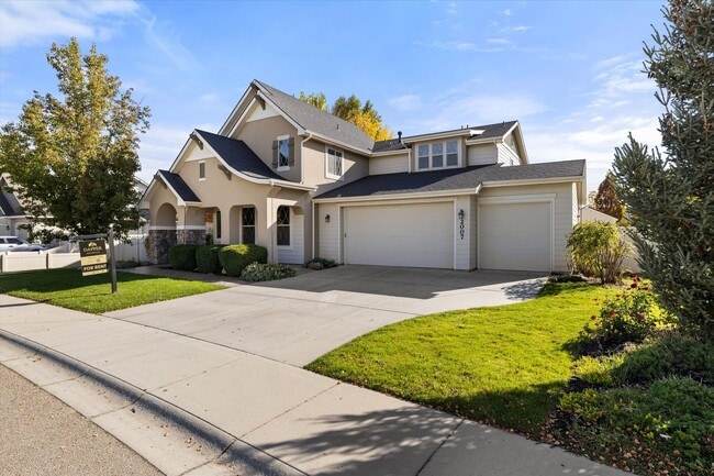 Photo - Spacious 5-Bedroom Home (plus bonus room) ...