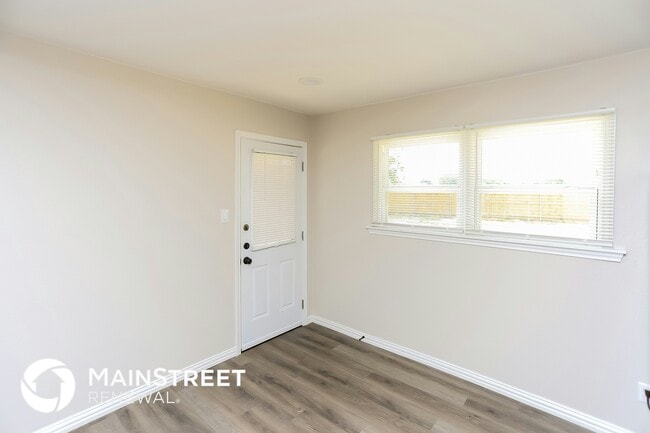 Photo - 317 Worthy St