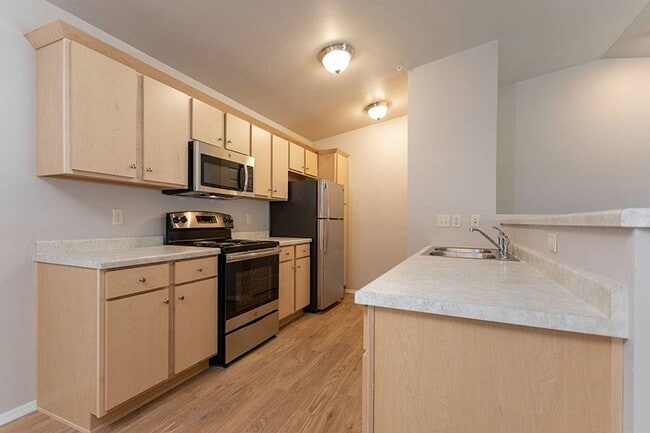 FALCON POINT APARTMENTS