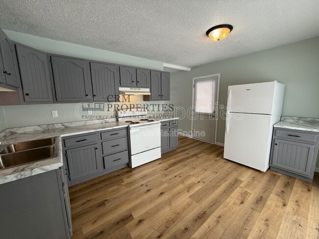 Photo - 800 Maumee Dr