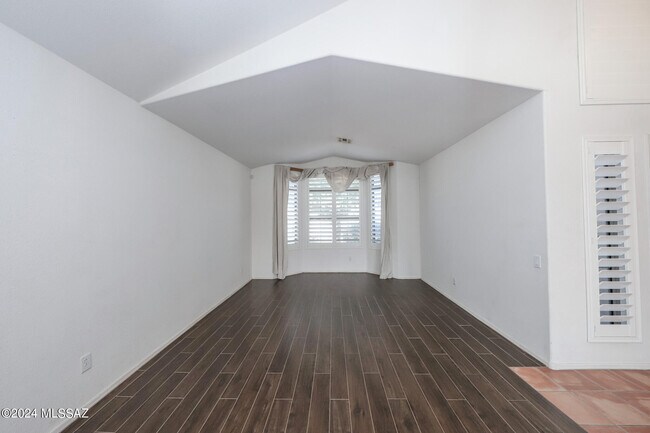 Photo - 831 S Rincon Rising Rd