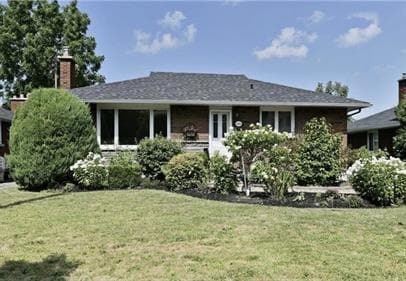 Building Photo - 2 Bedroom Basement Apartment – All Utiliti... Unit Basement