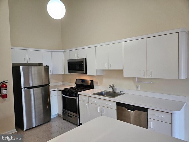 Photo - 409 Talon Ct