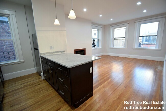 Photo - 48 Gloucester St Condo Unit 3
