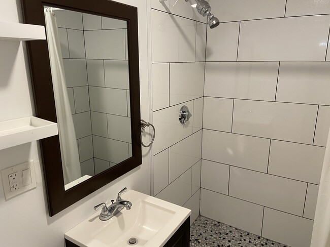 Building Photo - 38 Newton St Unit 38 Newton 2