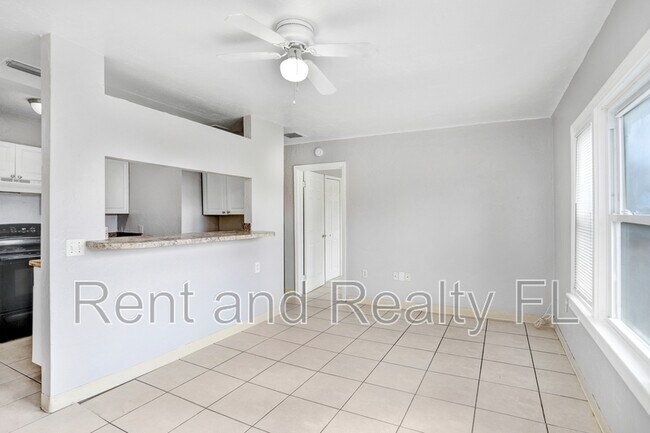 Photo - 827 Paris Ave S