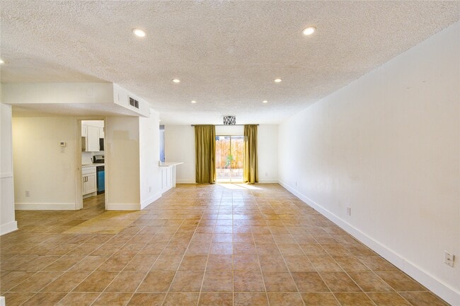Photo - 9031 Sharpcrest St