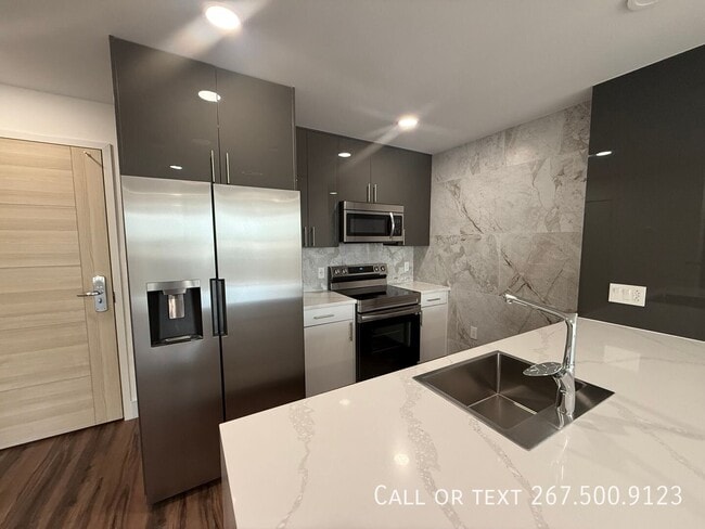 Photo - 4902 Spruce St Unit 221